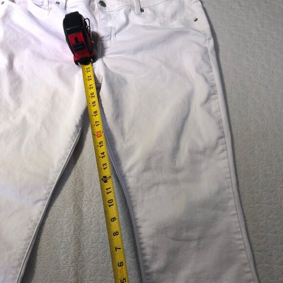 LEVI'S Classic White Capri Jeans Women's Size 32 - Picture 5 of 6